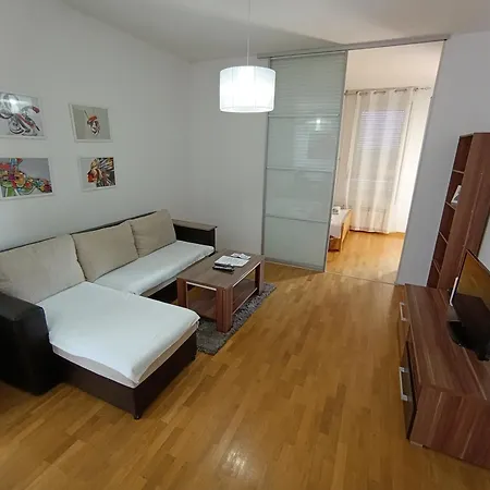 Tifani Belville * Belgrade
